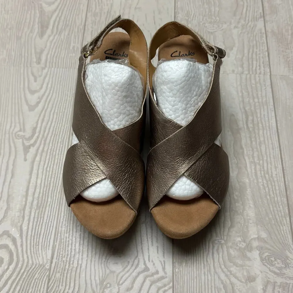 Clarks Collection Women’s Size 8 M Metallic Bronze Wedge Sandals Cushion Soft